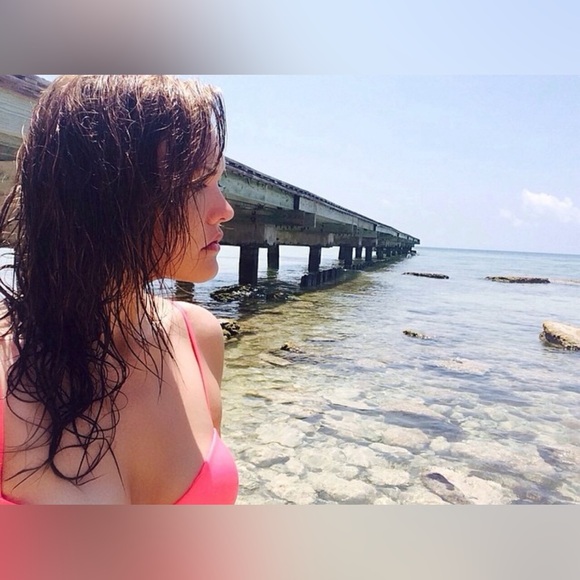 Pink Pinup Girl Style Bikini Top, by Roxy, size Medium - Picture 14 of 16